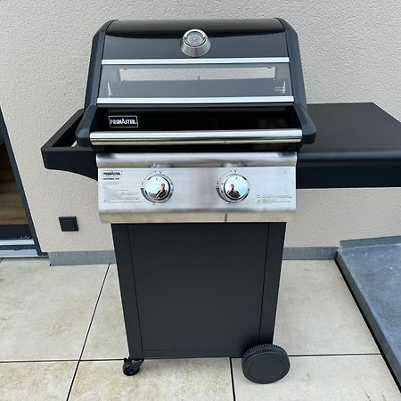 Moderne Ferienwohnung Mit Terrasse, Grill & Privatparkplatz Venningen Luaran gambar