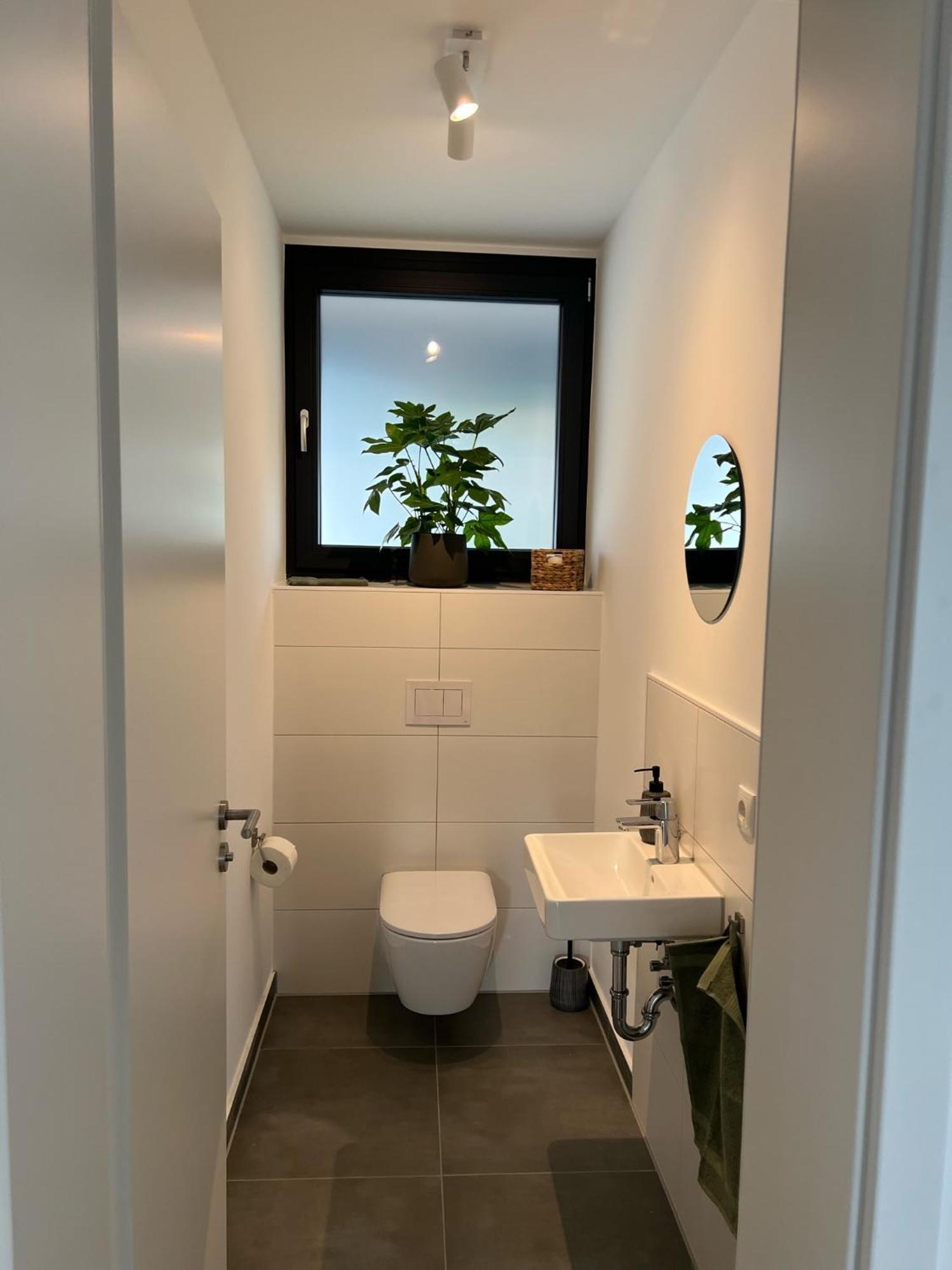 Moderne Ferienwohnung Mit Terrasse, Grill & Privatparkplatz Venningen Luaran gambar