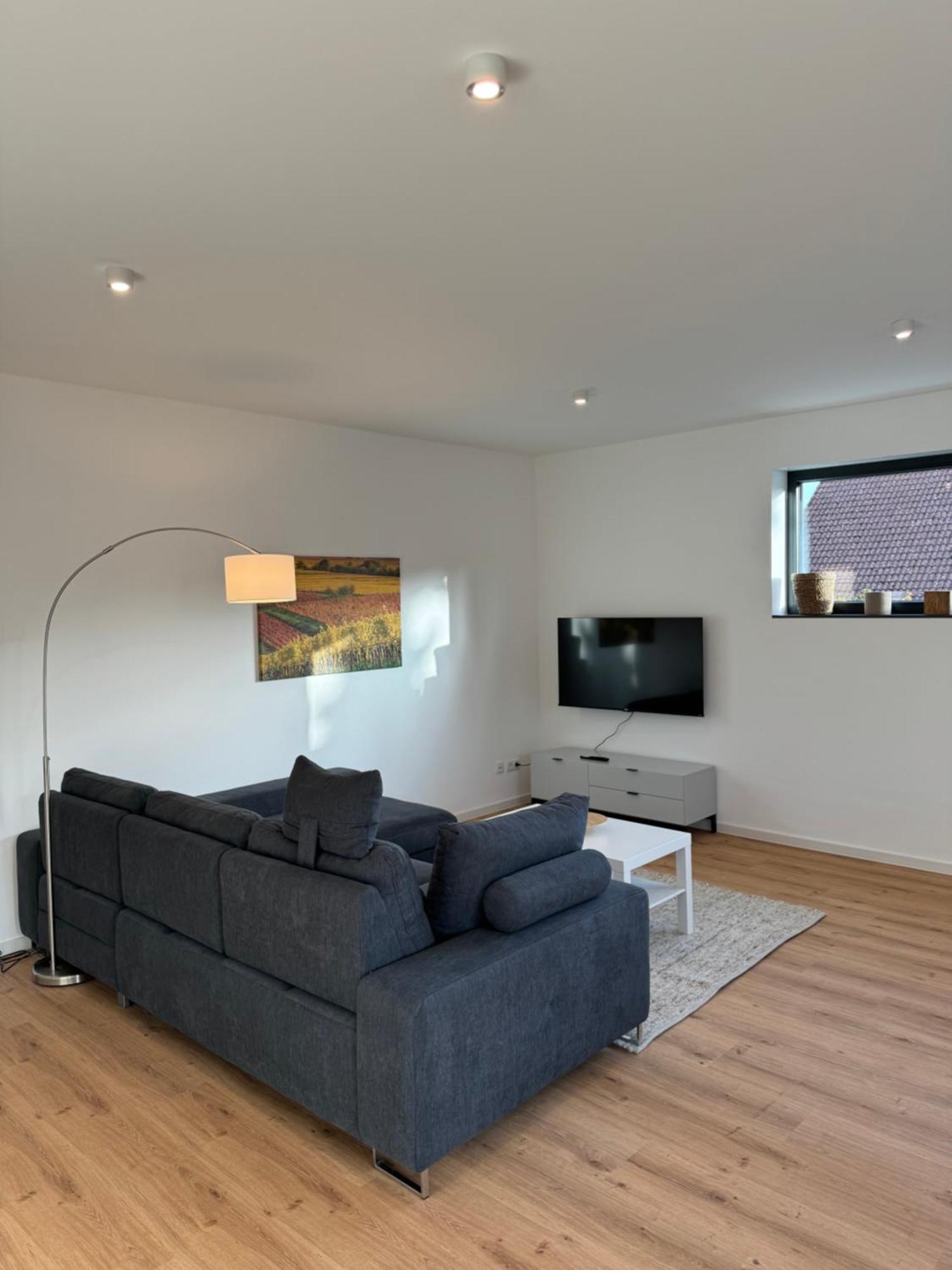 Moderne Ferienwohnung Mit Terrasse, Grill & Privatparkplatz Venningen Luaran gambar